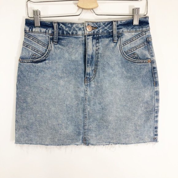 Wildfox Dresses & Skirts - Wild Fable Denim Fray Hem Skirt Size 6 Light Wash